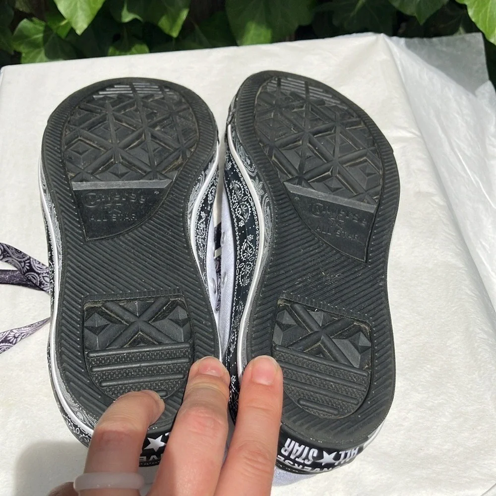 Converse X Miley Cyrus Chuck Taylor All Star Low Sneakers In White Black Bandana - Picture 10 of 10